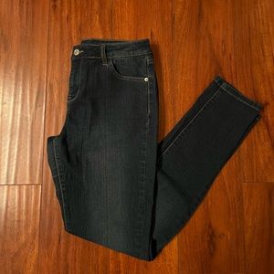 Soho New York and Company (dark blue)skinny jeans, in women’s size 6.